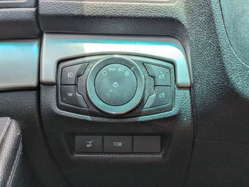 Used 2016 Ford Explorer XLT w/ Equipment Group 202A FWD image 20