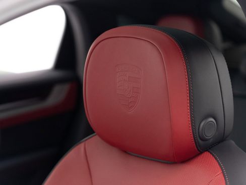 New 2026 Porsche Cayenne E-Hybrid Coupe image 18