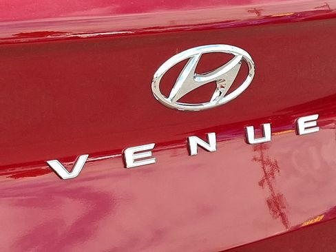 Used 2023 Hyundai Venue SEL FWD image 28