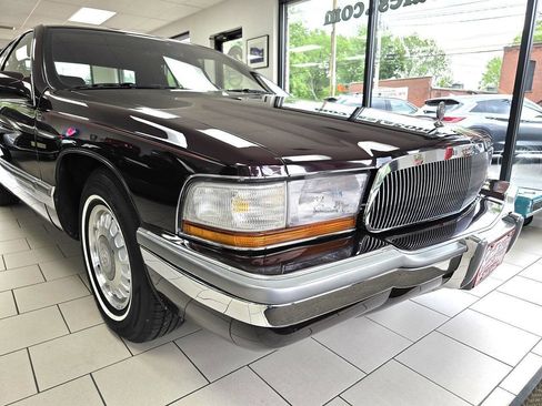 Used 1996 Buick Roadmaster Sedan RWD image 5