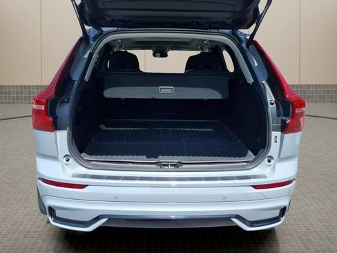Used 2024 Volvo XC60 T8 Ultimate w/ Protection Package Premier AWD/4WD image 11