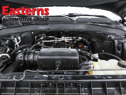 Used 2022 Ford Explorer XLT w/ Equipment Group 202A image 7