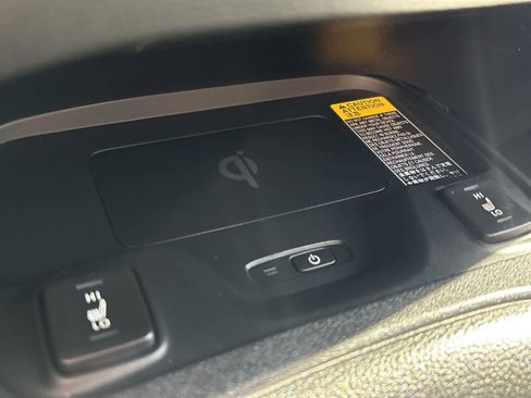 Used 2025 Toyota Corolla XLE image 29