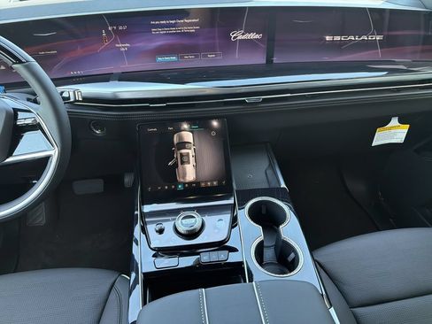 New 2026 Cadillac Escalade Sport w/ Touring Package RWD image 17