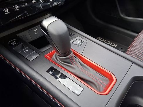 New 2026 Nissan Kicks SR FWD image 22