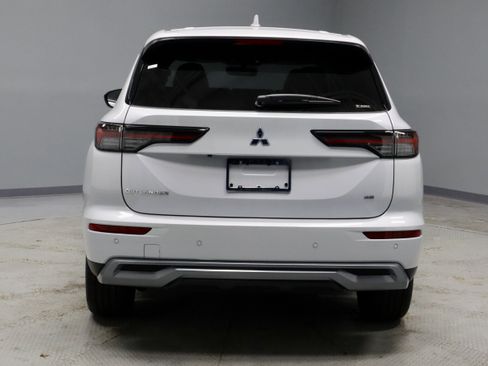 New 2026 Mitsubishi Outlander SE image 8