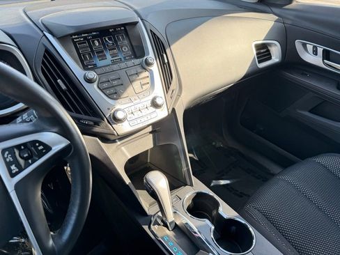 Used 2015 Chevrolet Equinox LT image 18