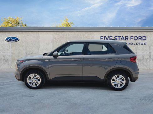 Used 2022 Hyundai Venue SE FWD image 5