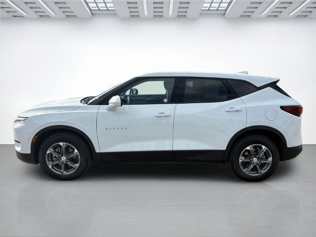 Used 2025 Chevrolet Blazer LT AWD/4WD image 8