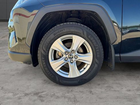 Used 2021 Toyota RAV4 XLE AWD/4WD image 9