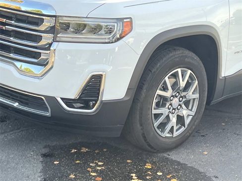 Certified 2023 GMC Acadia SLT w/ Technology Package image 8