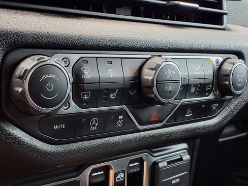Used 2024 Jeep Gladiator Sport AWD/4WD image 20