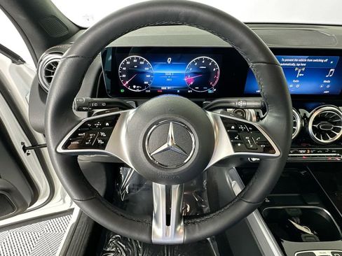 Used 2026 Mercedes-Benz GLB 250 4MATIC image 11