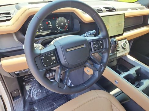Used 2025 Land Rover Defender 130 V8 AWD/4WD image 14