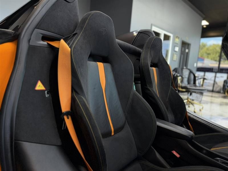 Used 2018 McLaren 570S Spider RWD image 16