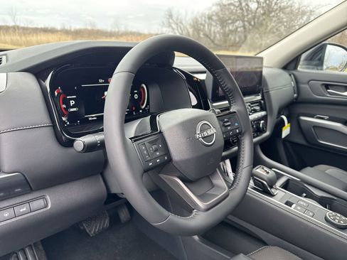 New 2026 Nissan Pathfinder SL image 21