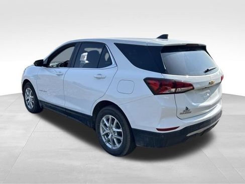 Used 2024 Chevrolet Equinox LT FWD image 3
