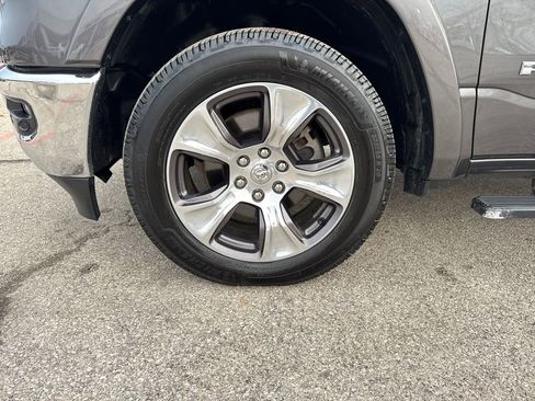 Used 2019 RAM 1500 Laramie image 37