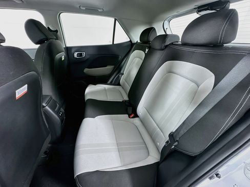 Used 2024 Hyundai Venue SEL FWD image 23