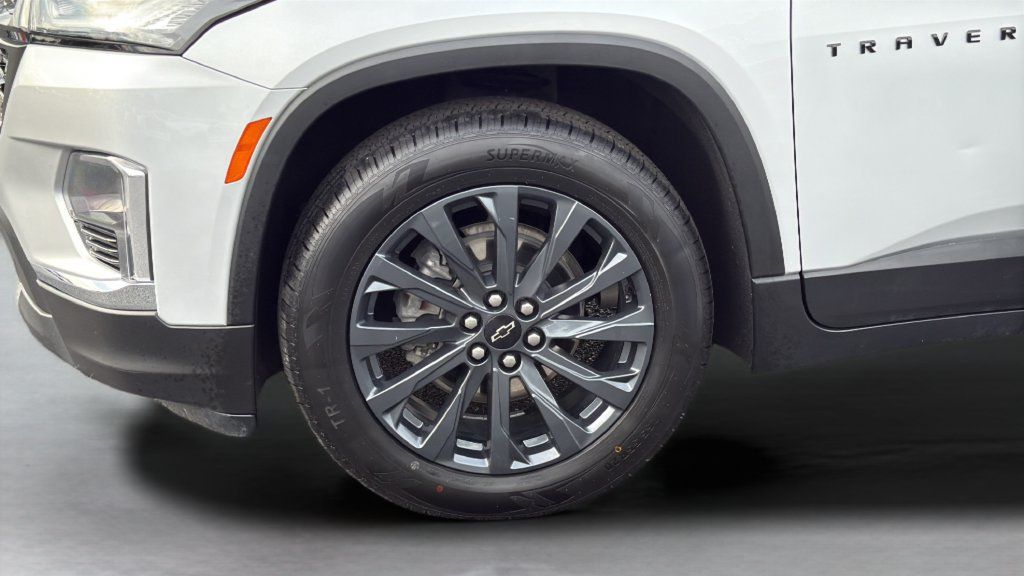 Used 2022 Chevrolet Traverse RS FWD image 9
