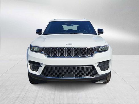 New 2026 Jeep Grand Cherokee Laredo X image 3
