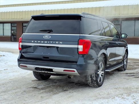 Certified 2022 Ford Expedition XLT image 5