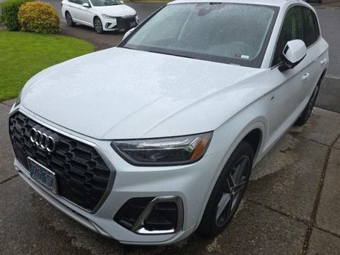 Used 2023 Audi Q5 e Premium Plus w/ Premium Plus Package AWD/4WD image 1
