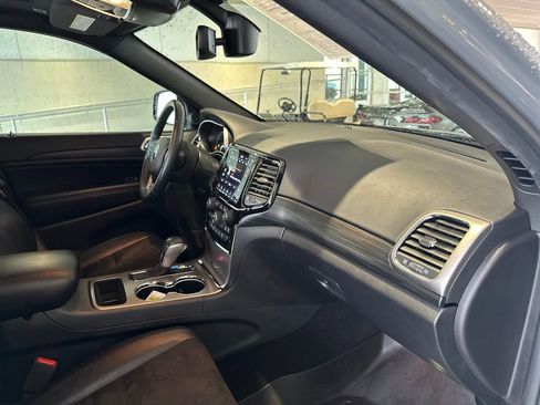 Used 2020 Jeep Grand Cherokee Altitude AWD/4WD image 37