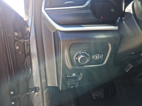 Used 2024 Jeep Grand Cherokee Altitude AWD/4WD image 14