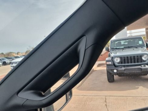 Used 2024 RAM 2500 Big Horn image 45