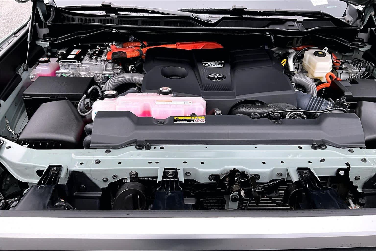 Used 2024 Toyota Tundra Limited AWD/4WD image 31