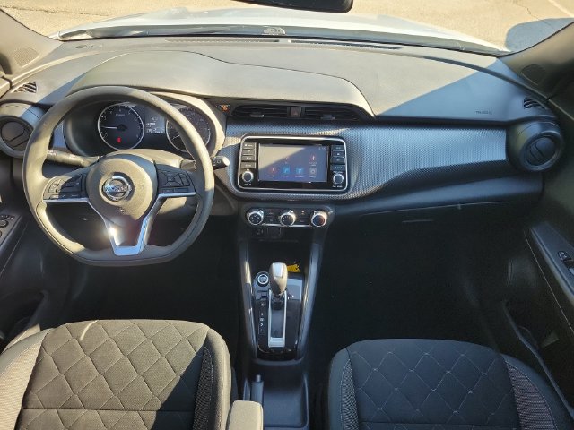 Used 2020 Nissan Kicks S FWD image 7