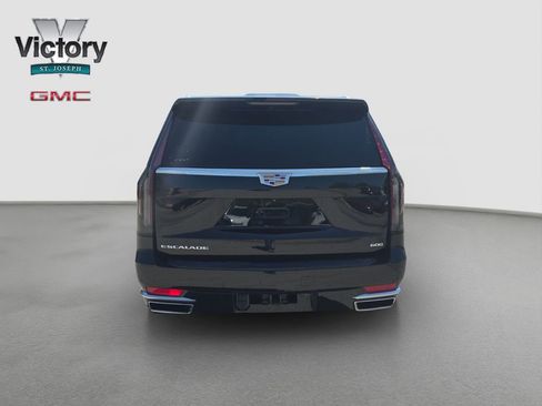 Used 2023 Cadillac Escalade ESV Luxury image 16