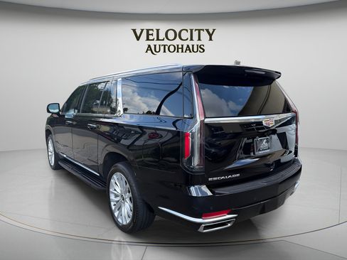 Used 2023 Cadillac Escalade ESV Luxury AWD/4WD image 5