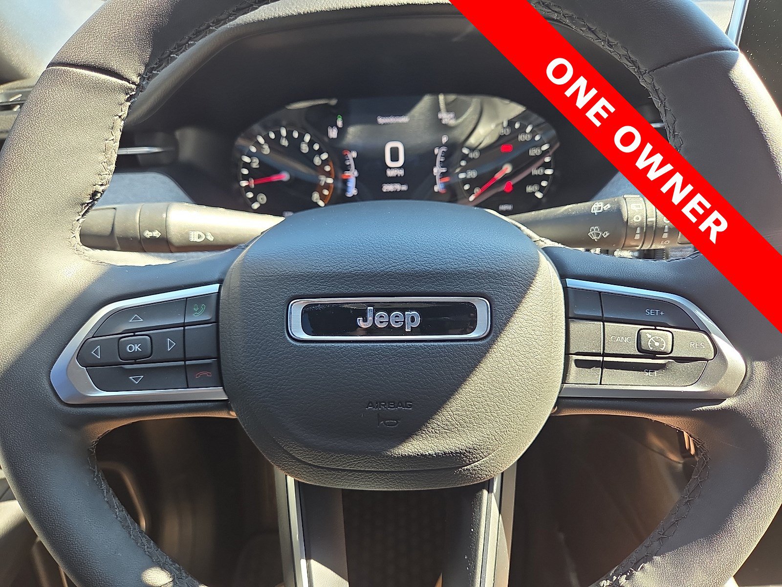 Used 2025 Jeep Compass Latitude w/ Convenience Group AWD/4WD image 24