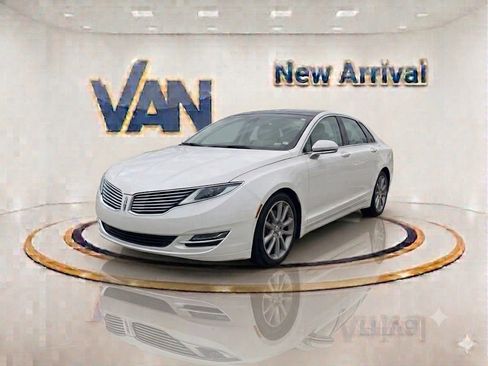 Used 2013 Lincoln MKZ FWD image 1