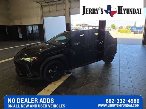 Used 2019 Lexus UX 200 w/ Premium Package FWD image 1