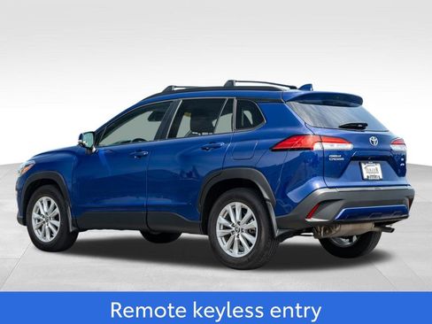Used 2023 Toyota Corolla Cross LE AWD/4WD image 5