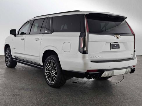 Used 2023 Cadillac Escalade ESV V image 5