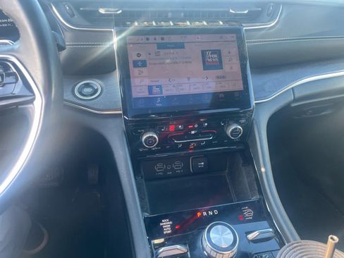 Used 2022 Jeep Grand Cherokee Overland image 8