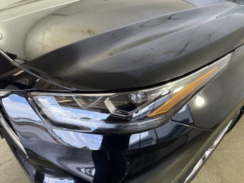 Used 2023 Toyota Highlander Platinum AWD/4WD image 30