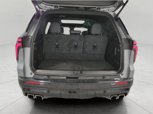 Used 2024 Chevrolet Traverse RS w/ LPO, Floor Liner Package image 15