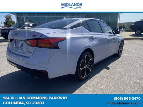 Used 2024 Nissan Altima 2.5 SR AWD/4WD image 6
