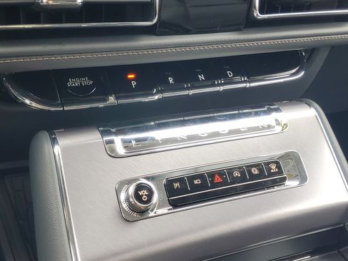New 2026 Lincoln Aviator AWD image 18