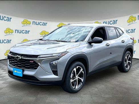 New 2026 Chevrolet Trax RS w/ Driver Confidence Package FWD image 4