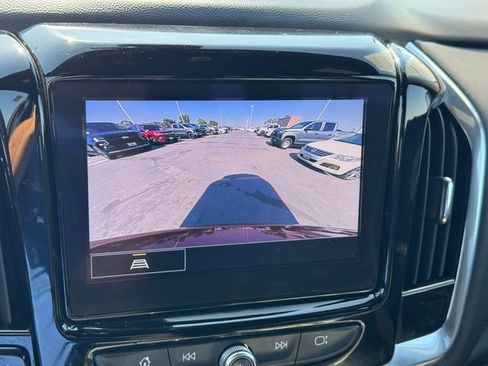 Certified 2023 Chevrolet Traverse LT FWD image 19