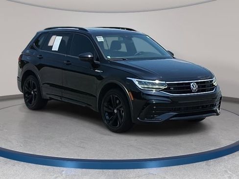 Used 2024 Volkswagen Tiguan SE R-Line FWD image 3