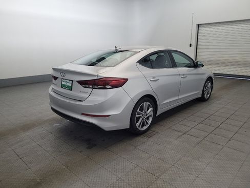 Used 2018 Hyundai Elantra Limited FWD image 9