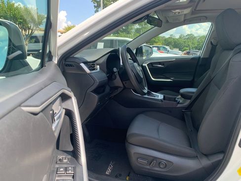 Used 2025 Toyota RAV4 XLE w/ Convenience Package FWD image 24