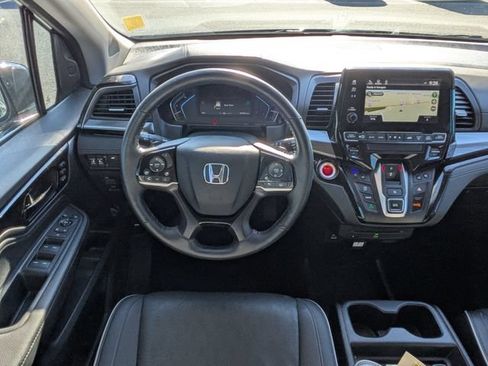 Used 2023 Honda Odyssey Elite image 11